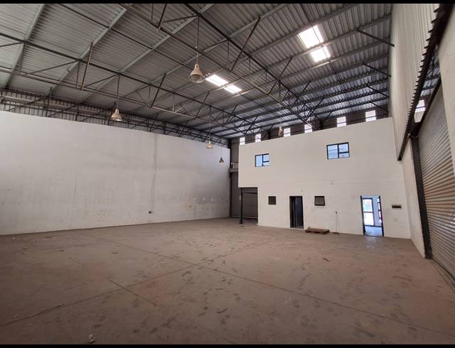 350M² WAREHOUSE TO LET IN WYCHWOOD